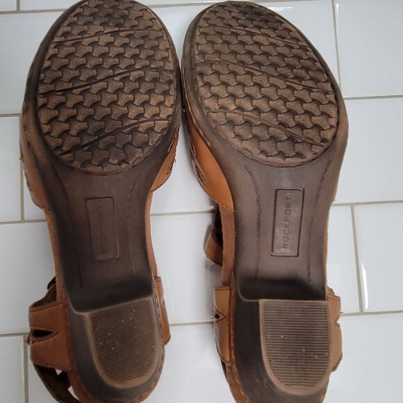 Light Caramel Brown Rockport "Aubrey" T-strap Sandal - Picture 3 of 6